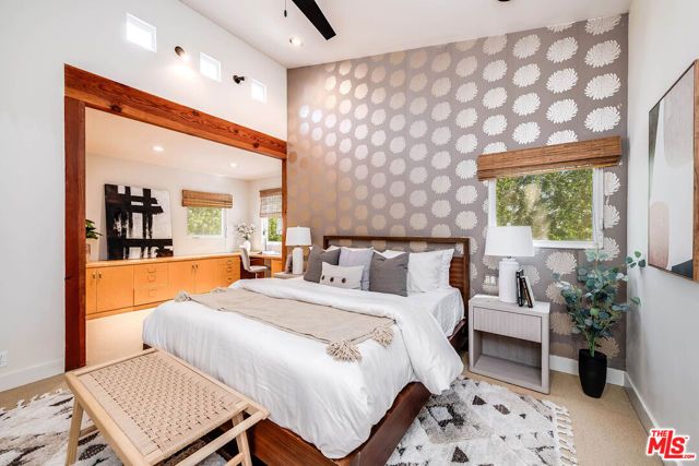 4504 Stern Avenue, Los Angeles, CA 91423