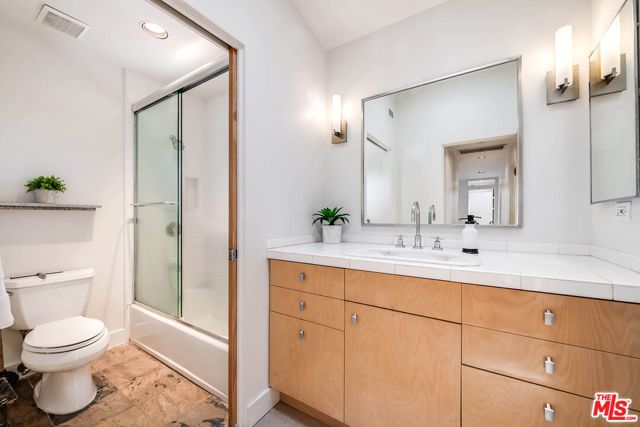 4504 Stern Avenue, Los Angeles, CA 91423