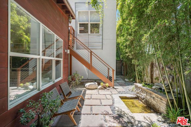 4504 Stern Avenue, Los Angeles, CA 91423