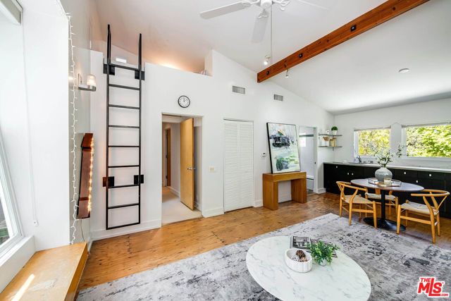 4504 Stern Avenue, Los Angeles, CA 91423