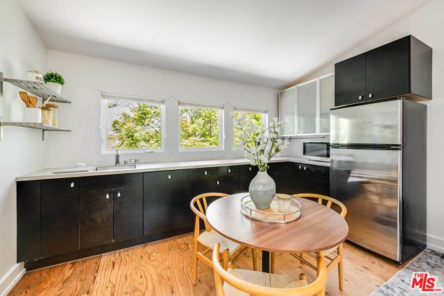4504 Stern Avenue, Los Angeles, CA 91423