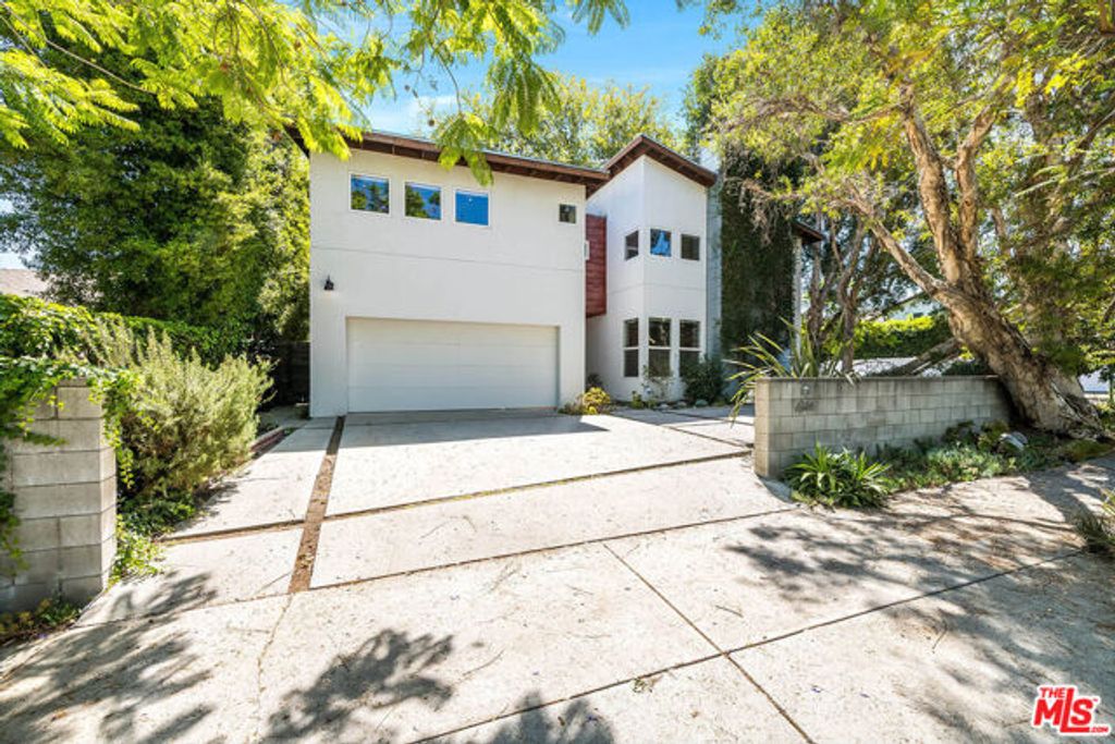 4504 Stern Avenue, Los Angeles, CA 91423