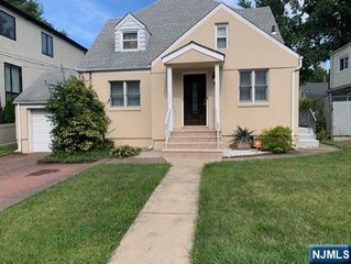 279 Slocum, Fort Lee, NJ 07024