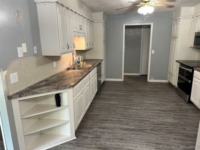 3205 S Bermuda Avenue, Sand Springs, OK 74063