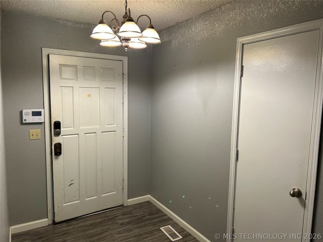 3205 S Bermuda Avenue, Sand Springs, OK 74063