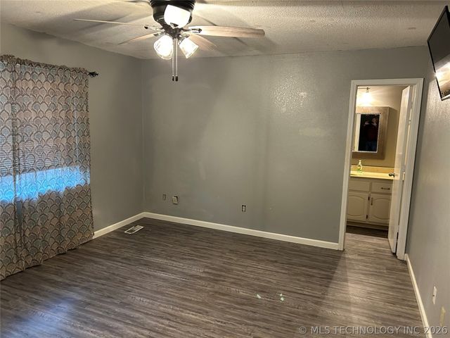 3205 S Bermuda Avenue, Sand Springs, OK 74063