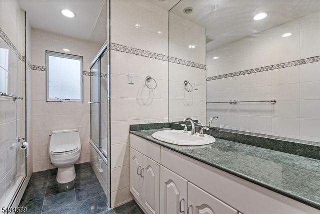 9 Arthur Ter, Livingston Twp., NJ 07039
