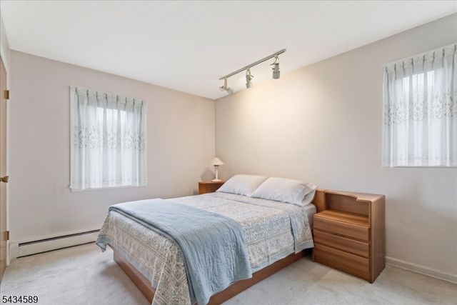 9 Arthur Ter, Livingston Twp., NJ 07039
