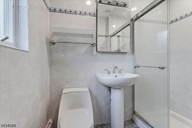 9 Arthur Ter, Livingston Twp., NJ 07039