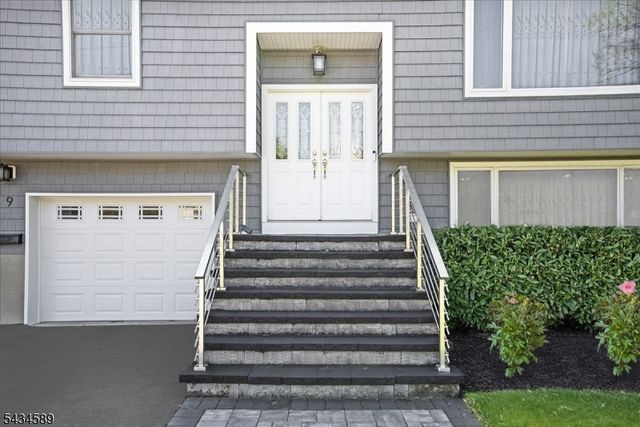 9 Arthur Ter, Livingston Twp., NJ 07039