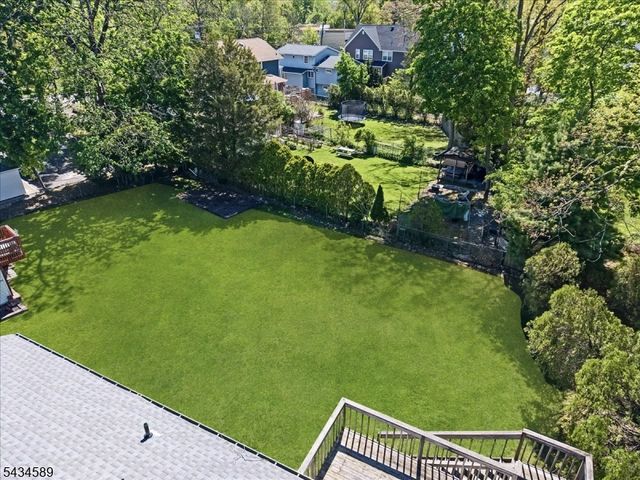 9 Arthur Ter, Livingston Twp., NJ 07039