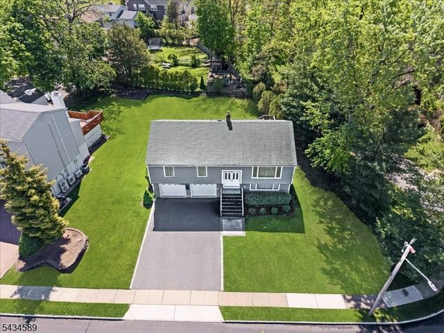 9 Arthur Ter, Livingston Twp., NJ 07039
