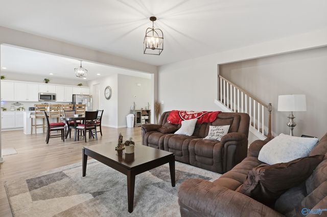 127 Flintlock Way, New Market, AL 35761