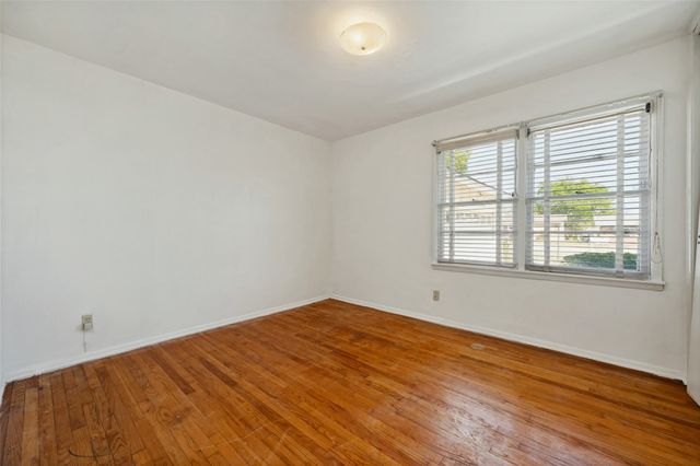 4123 Huckleberry Circle, Dallas, TX 75216