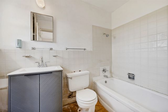 4123 Huckleberry Circle, Dallas, TX 75216