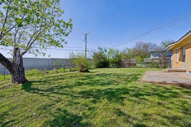 4123 Huckleberry Circle, Dallas, TX 75216