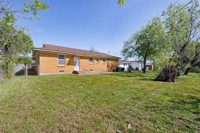 4123 Huckleberry Circle, Dallas, TX 75216