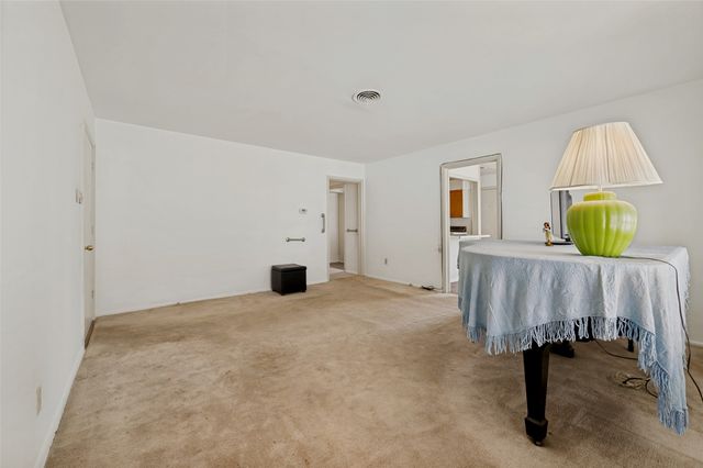 4123 Huckleberry Circle, Dallas, TX 75216