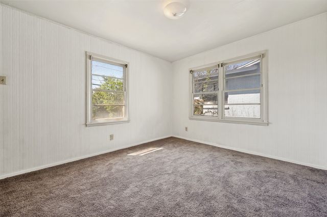 4123 Huckleberry Circle, Dallas, TX 75216