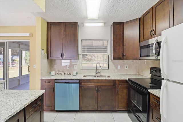 9391 W MARQUETTE LANE, Crystal River, FL 34428