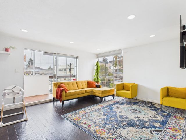 4099 Howe St 202, Oakland, CA 94611