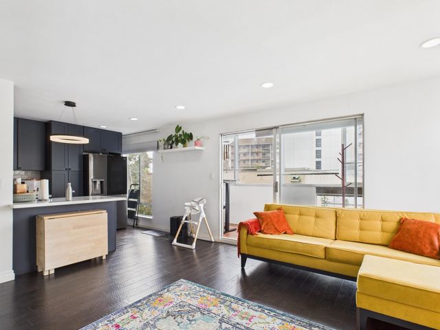 4099 Howe St 202, Oakland, CA 94611