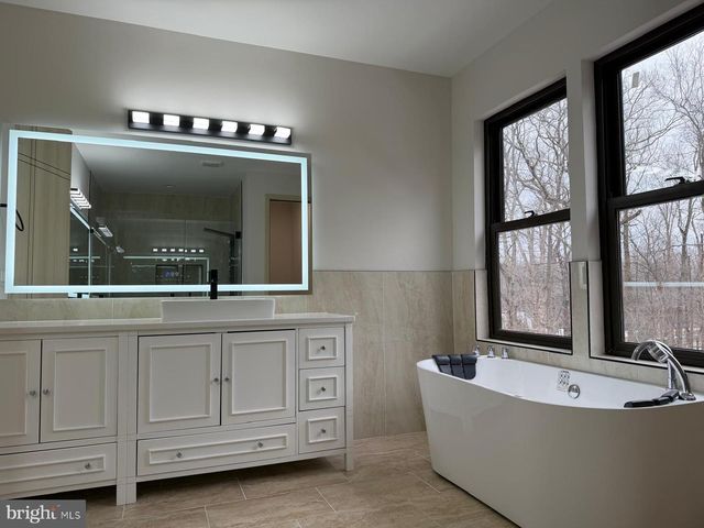 24035 NEW MOUNTAIN RD, Aldie, VA 20105