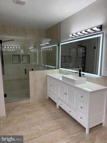 24035 NEW MOUNTAIN RD, Aldie, VA 20105