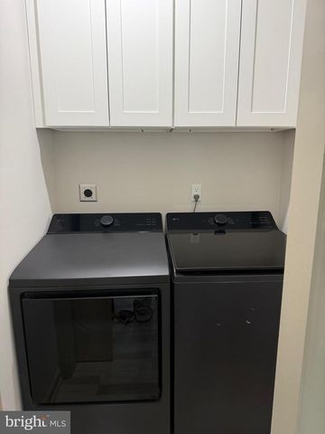 24035 NEW MOUNTAIN RD, Aldie, VA 20105