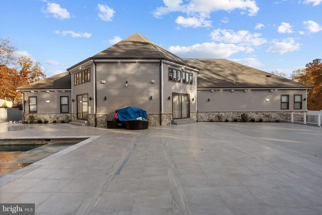 24035 NEW MOUNTAIN RD, Aldie, VA 20105