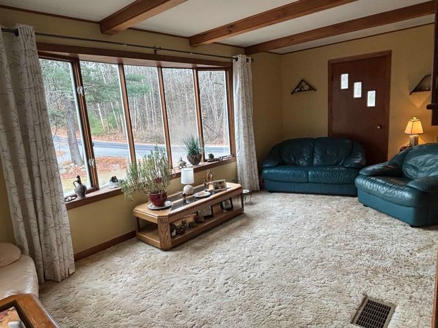 500 E Dunbarton Road, Goffstown, NH 03045