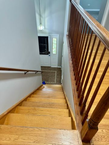 200 Chesterfield Court D, Schaumburg, IL 60193