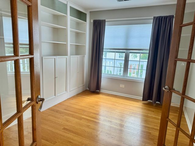 200 Chesterfield Court D, Schaumburg, IL 60193