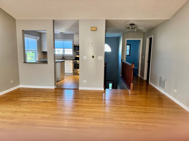 200 Chesterfield Court D, Schaumburg, IL 60193