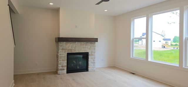 7904 Loralyn Court SW 32, Caledonia, MI 49316