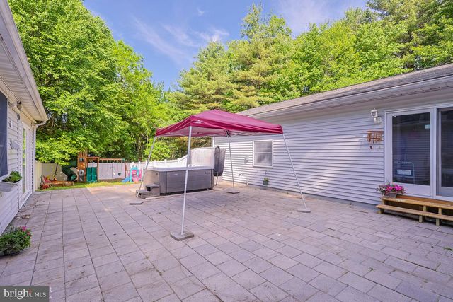 60 SASSAFRAS RD, Lehighton, PA 18235