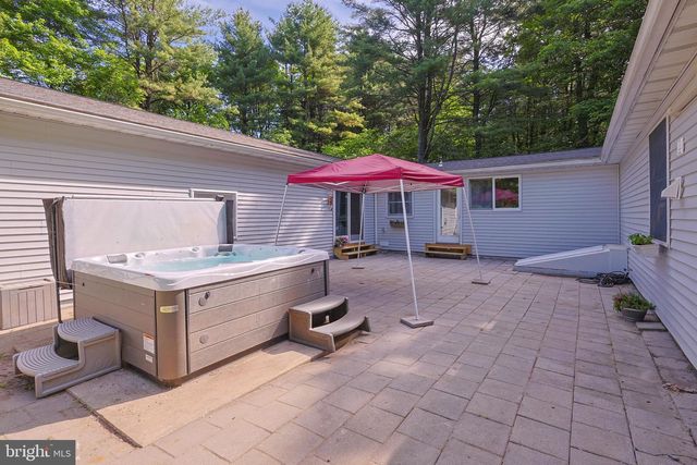 60 SASSAFRAS RD, Lehighton, PA 18235