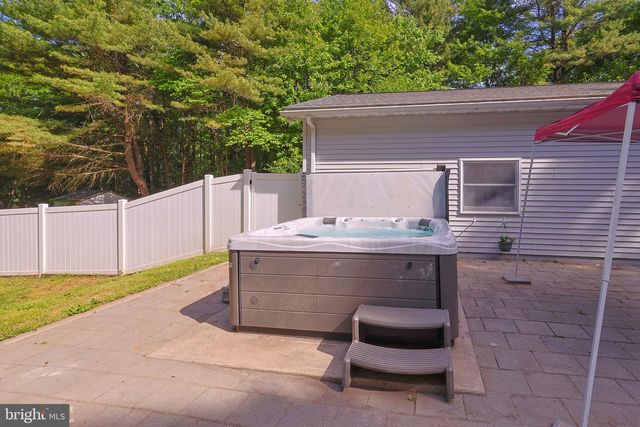 60 SASSAFRAS RD, Lehighton, PA 18235