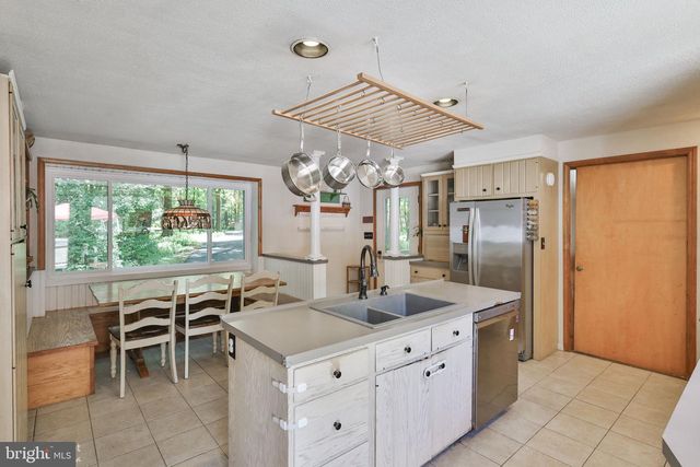 60 SASSAFRAS RD, Lehighton, PA 18235
