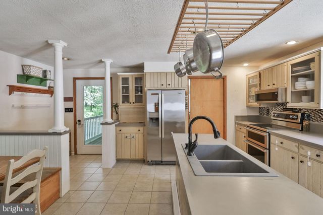 60 SASSAFRAS RD, Lehighton, PA 18235