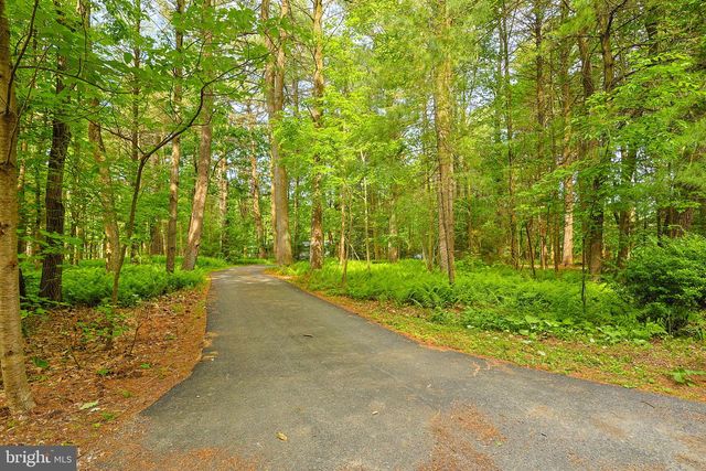60 SASSAFRAS RD, Lehighton, PA 18235