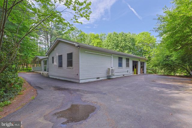 60 SASSAFRAS RD, Lehighton, PA 18235