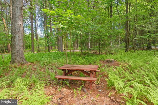 60 SASSAFRAS RD, Lehighton, PA 18235