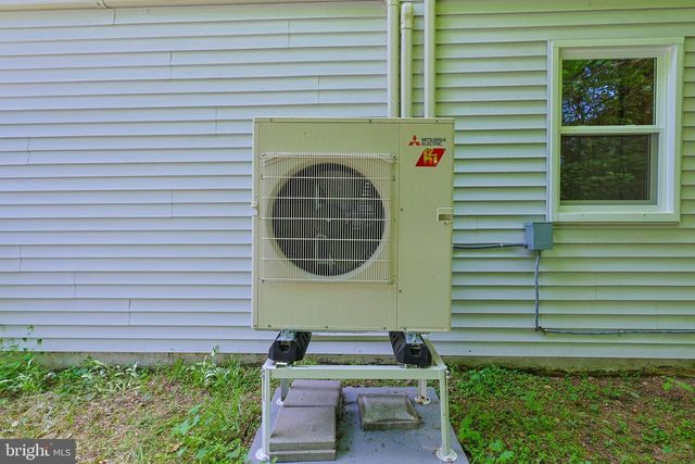 60 SASSAFRAS RD, Lehighton, PA 18235
