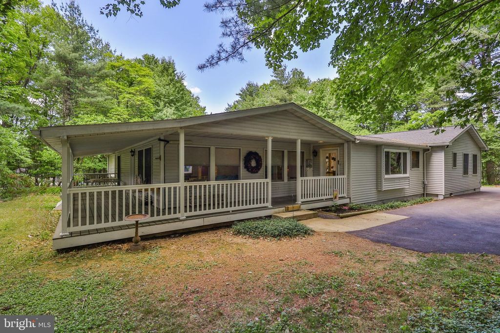 60 SASSAFRAS RD, Lehighton, PA 18235