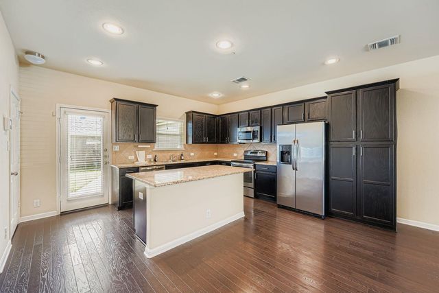 1042 Lost Pines LN, Cedar Park, TX 78613