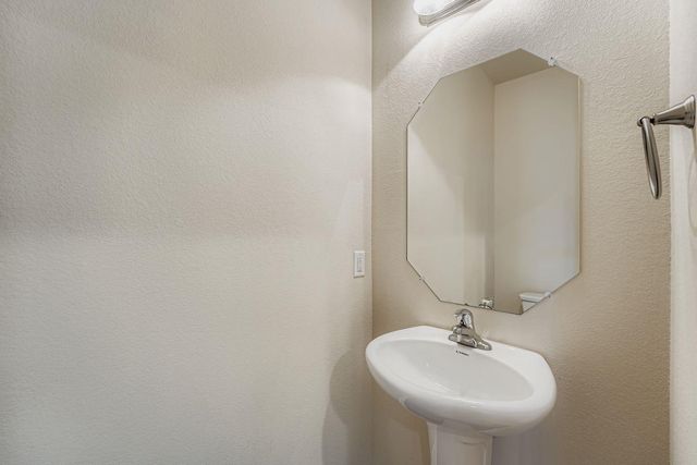 1042 Lost Pines LN, Cedar Park, TX 78613