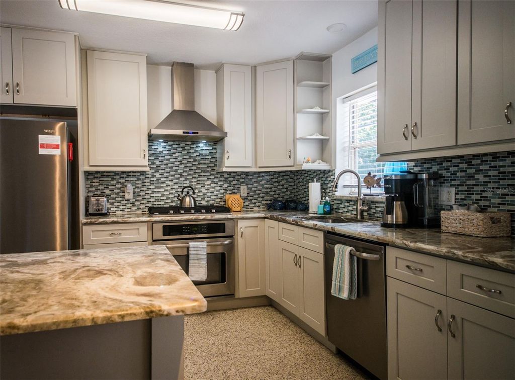 Image 12 of property listing at 1312 66TH STREET NW, Bradenton, FL 34209