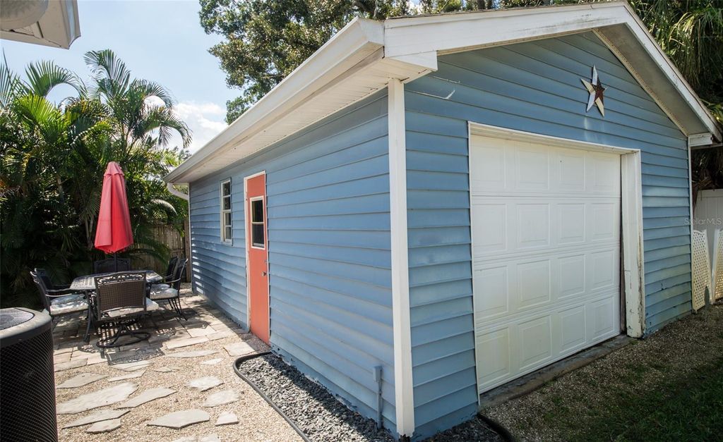 Image 18 of property listing at 1312 66TH STREET NW, Bradenton, FL 34209