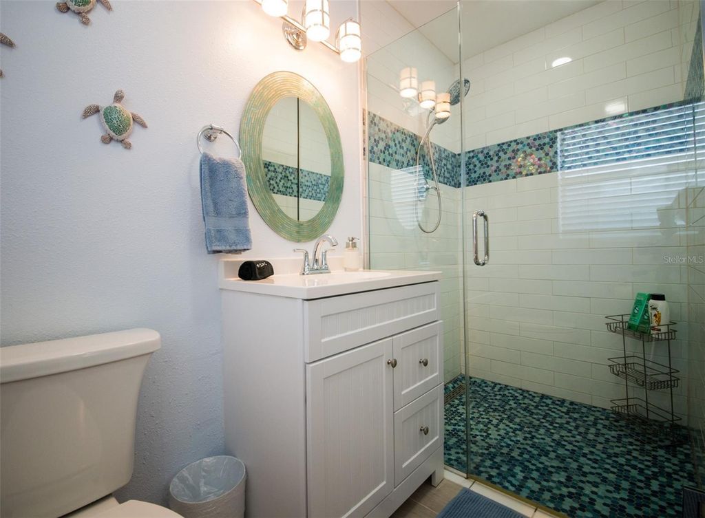 Image 4 of property listing at 1312 66TH STREET NW, Bradenton, FL 34209